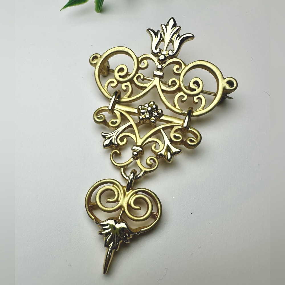 💛Vintage AJC Gold Brooch